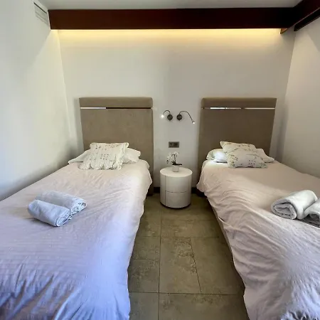 Exclusive Beachfront - Pool - Paddle - Tenis - Wifi - Aircon 아파트 토레몰리노스