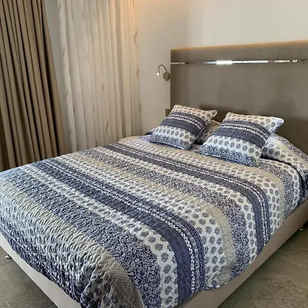 아파트 Exclusive Beachfront - Pool - Paddle - Tenis - Wifi - Aircon 토레몰리노스